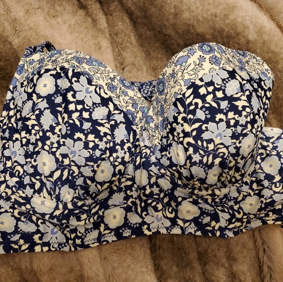 Rashguard and Matching Longline Bikini top - Picture 6 of 7